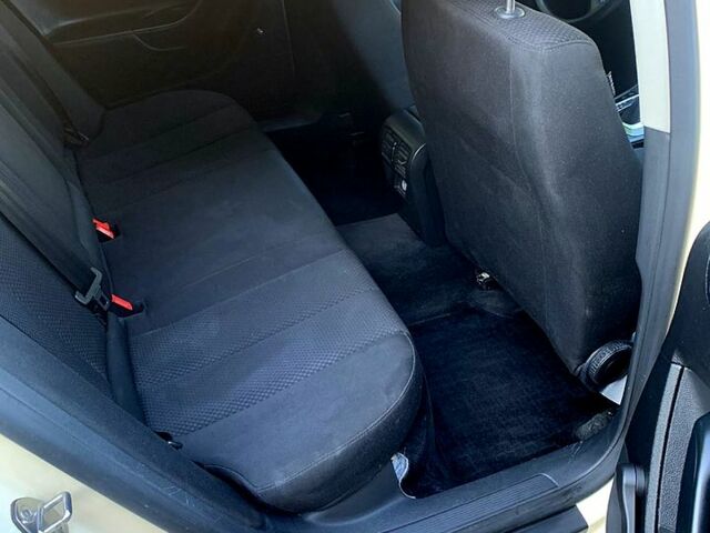 Желтый Фольксваген Пассат, объемом двигателя 2 л и пробегом 350 тыс. км за 3550 $, фото 6 на Automoto.ua