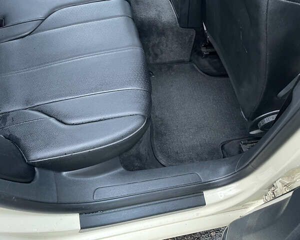 Желтый Фольксваген Пассат, объемом двигателя 1.97 л и пробегом 380 тыс. км за 7400 $, фото 10 на Automoto.ua