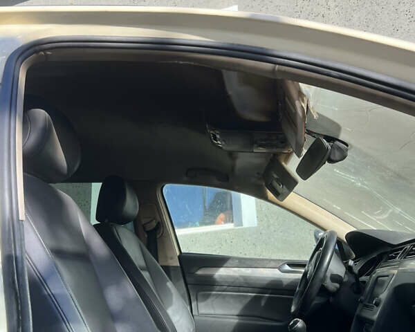 Жовтий Фольксваген Пассат, об'ємом двигуна 1.97 л та пробігом 276 тис. км за 3999 $, фото 8 на Automoto.ua