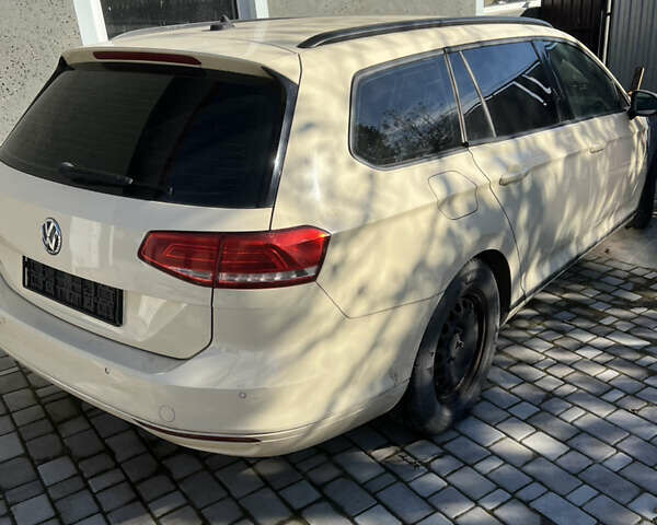 Жовтий Фольксваген Пассат, об'ємом двигуна 1.97 л та пробігом 276 тис. км за 3999 $, фото 1 на Automoto.ua