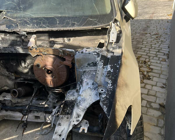 Жовтий Фольксваген Пассат, об'ємом двигуна 1.97 л та пробігом 276 тис. км за 3999 $, фото 13 на Automoto.ua