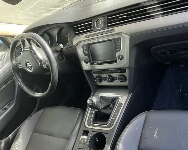 Жовтий Фольксваген Пассат, об'ємом двигуна 1.97 л та пробігом 276 тис. км за 3999 $, фото 9 на Automoto.ua