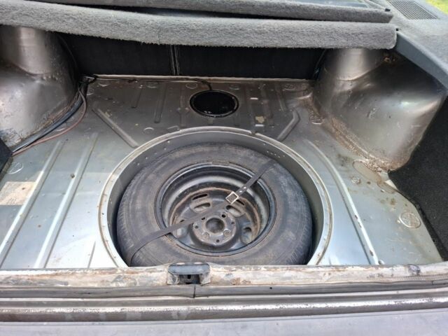 Серый Фольксваген Пассат, объемом двигателя 0 л и пробегом 300 тыс. км за 1500 $, фото 4 на Automoto.ua