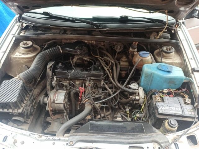 Серый Фольксваген Пассат, объемом двигателя 1.8 л и пробегом 480 тыс. км за 2000 $, фото 4 на Automoto.ua