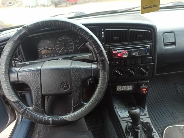 Серый Фольксваген Пассат, объемом двигателя 1.8 л и пробегом 480 тыс. км за 2000 $, фото 16 на Automoto.ua