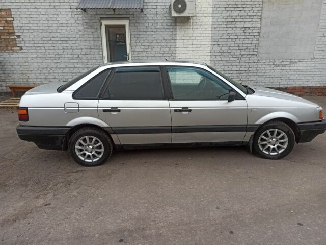 Серый Фольксваген Пассат, объемом двигателя 1.8 л и пробегом 480 тыс. км за 2000 $, фото 3 на Automoto.ua