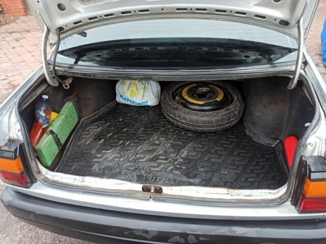 Серый Фольксваген Пассат, объемом двигателя 1.8 л и пробегом 480 тыс. км за 2000 $, фото 6 на Automoto.ua