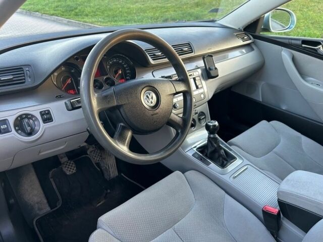 Серый Фольксваген Пассат, объемом двигателя 1.9 л и пробегом 188 тыс. км за 1650 $, фото 5 на Automoto.ua