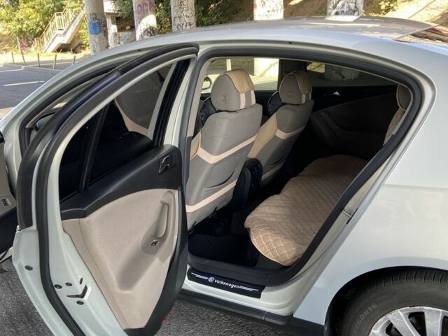 Фольксваген Пассат 2010 в Одессе на Automoto.ua Серый Фольксваген Пассат, объемом двигателя 2 л и пробегом 235 тыс. км за 6200 $, фото 17 на Automoto.ua