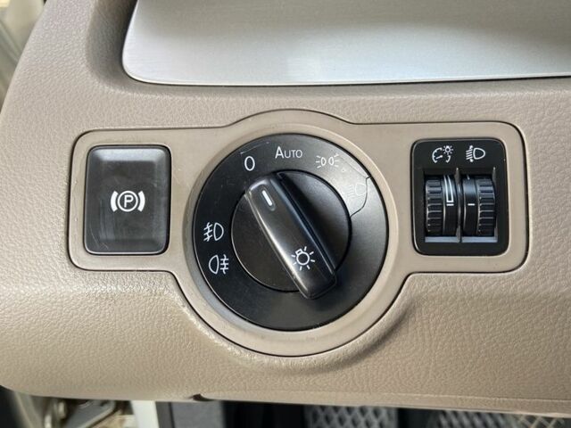 Фольксваген Пассат 2010 в Одессе на Automoto.ua Серый Фольксваген Пассат, объемом двигателя 2 л и пробегом 235 тыс. км за 6200 $, фото 22 на Automoto.ua