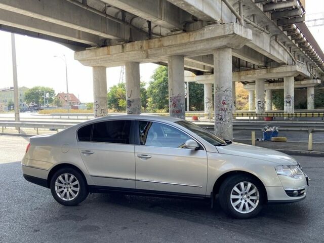 Фольксваген Пассат 2010 в Одессе на Automoto.ua Серый Фольксваген Пассат, объемом двигателя 2 л и пробегом 235 тыс. км за 6200 $, фото 3 на Automoto.ua