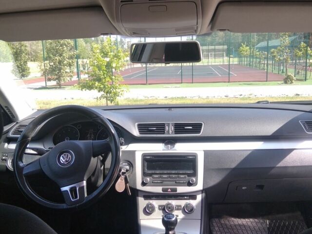 Серый Фольксваген Пассат, объемом двигателя 1.8 л и пробегом 160 тыс. км за 8700 $, фото 4 на Automoto.ua