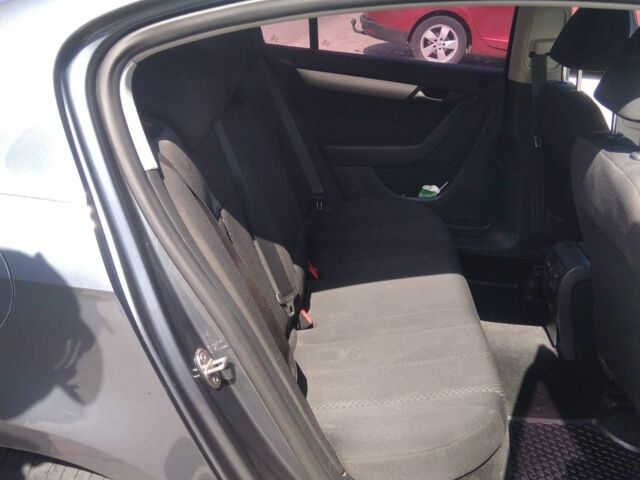 Серый Фольксваген Пассат, объемом двигателя 1.8 л и пробегом 160 тыс. км за 8700 $, фото 6 на Automoto.ua