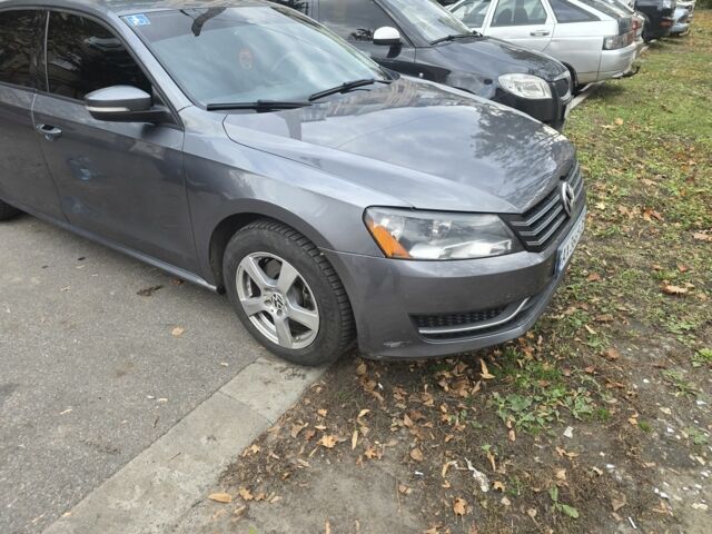 Серый Фольксваген Пассат, объемом двигателя 2.5 л и пробегом 300 тыс. км за 8699 $, фото 1 на Automoto.ua