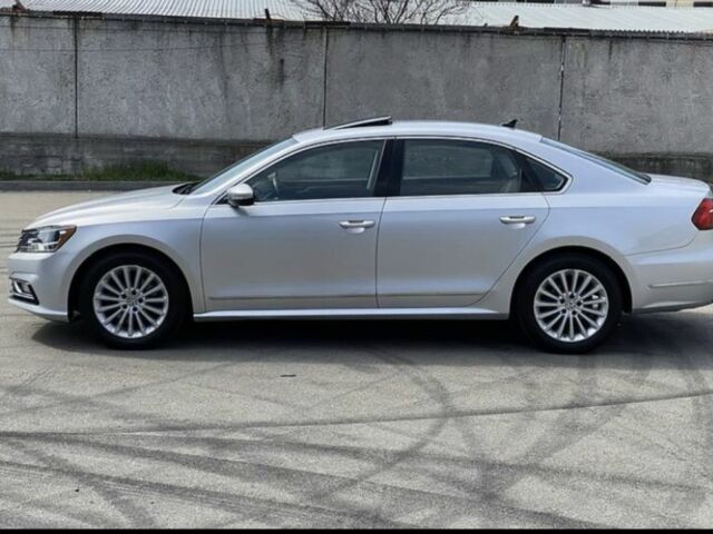 Сірий Фольксваген Пассат, об'ємом двигуна 1.8 л та пробігом 147 тис. км за 9900 $, фото 7 на Automoto.ua