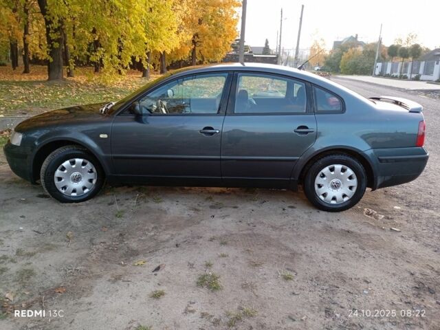 Серый Фольксваген Пассат, объемом двигателя 1.8 л и пробегом 185 тыс. км за 4000 $, фото 1 на Automoto.ua