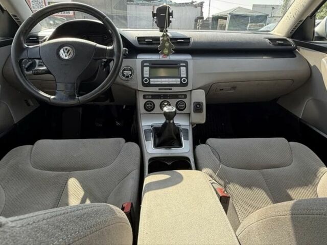 Фольксваген Пассат 2006 в Ужгороде на Automoto.ua Серый Фольксваген Пассат, объемом двигателя 2 л и пробегом 390 тыс. км за 2500 $, фото 3 на Automoto.ua