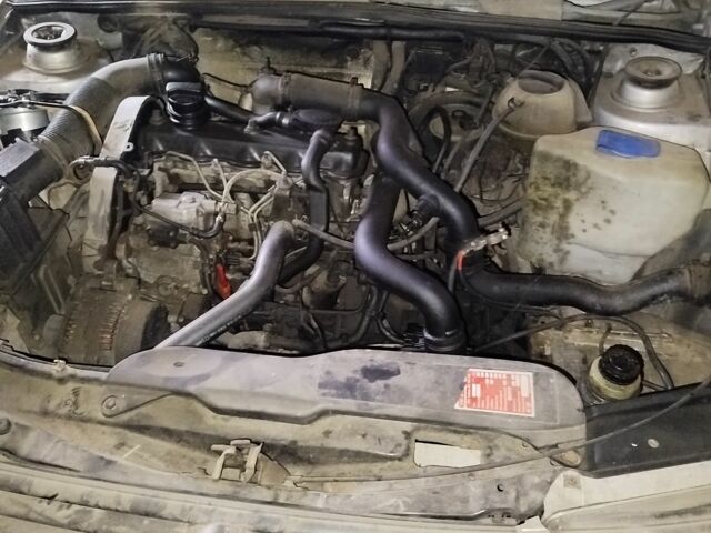 Серый Фольксваген Пассат, объемом двигателя 0 л и пробегом 400 тыс. км за 800 $, фото 4 на Automoto.ua