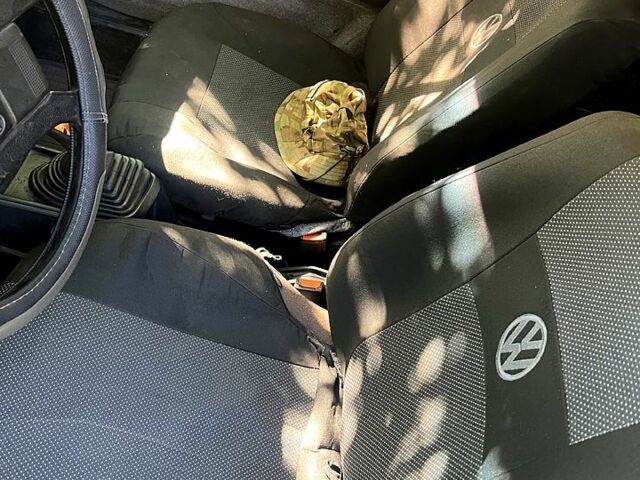 Сірий Фольксваген Пассат, об'ємом двигуна 1.6 л та пробігом 666 тис. км за 1000 $, фото 3 на Automoto.ua