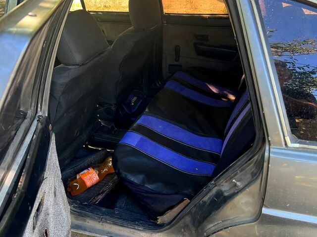 Сірий Фольксваген Пассат, об'ємом двигуна 1.6 л та пробігом 666 тис. км за 1000 $, фото 4 на Automoto.ua