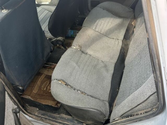 Серый Фольксваген Пассат, объемом двигателя 1.8 л и пробегом 175 тыс. км за 836 $, фото 6 на Automoto.ua