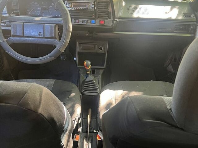 Сірий Фольксваген Пассат, об'ємом двигуна 1.6 л та пробігом 666 тис. км за 1000 $, фото 2 на Automoto.ua