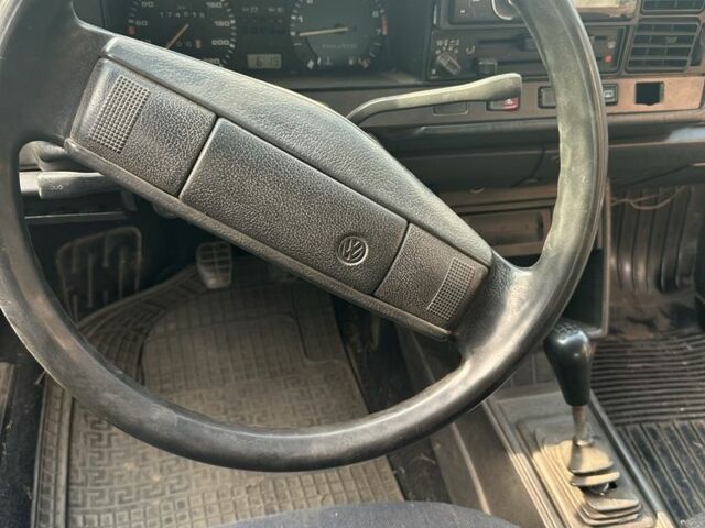 Серый Фольксваген Пассат, объемом двигателя 1.8 л и пробегом 175 тыс. км за 836 $, фото 4 на Automoto.ua