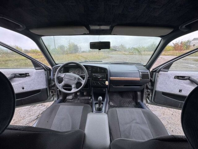 Серый Фольксваген Пассат, объемом двигателя 1.6 л и пробегом 470 тыс. км за 1150 $, фото 11 на Automoto.ua