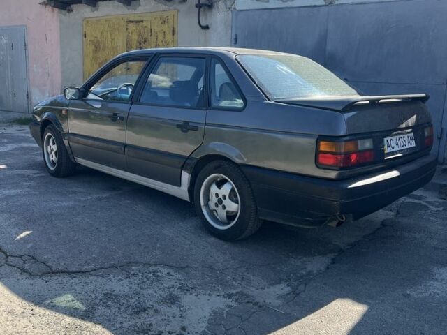 Серый Фольксваген Пассат, объемом двигателя 1.6 л и пробегом 312 тыс. км за 600 $, фото 2 на Automoto.ua