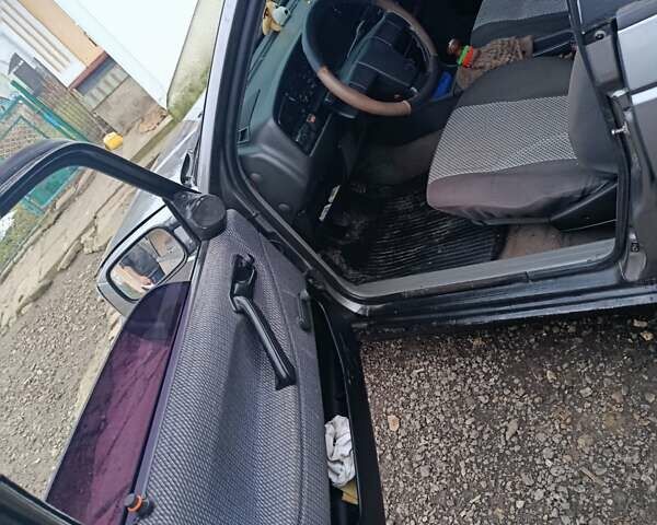 Серый Фольксваген Пассат, объемом двигателя 1.78 л и пробегом 250 тыс. км за 1150 $, фото 5 на Automoto.ua