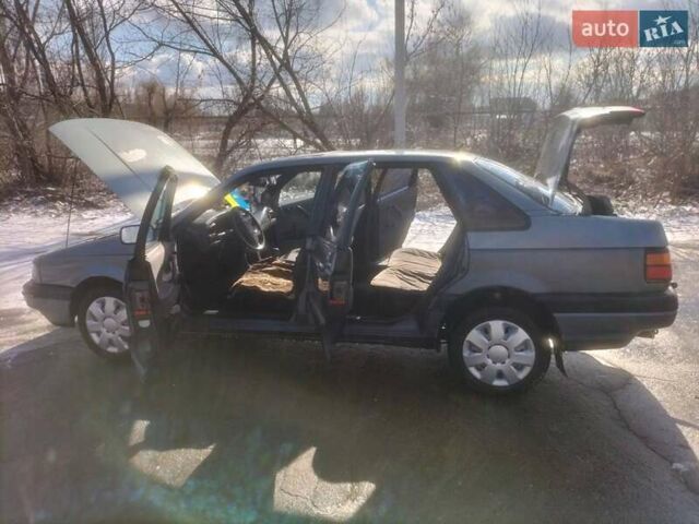 Серый Фольксваген Пассат, объемом двигателя 1.78 л и пробегом 300 тыс. км за 1600 $, фото 3 на Automoto.ua