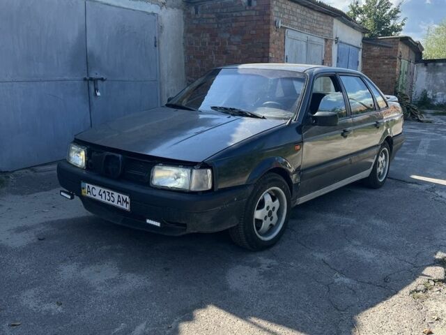 Серый Фольксваген Пассат, объемом двигателя 1.6 л и пробегом 312 тыс. км за 600 $, фото 3 на Automoto.ua