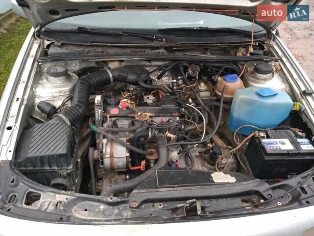 Серый Фольксваген Пассат, объемом двигателя 1.6 л и пробегом 300 тыс. км за 1600 $, фото 3 на Automoto.ua