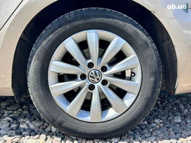 Серый Фольксваген Пассат, объемом двигателя 1.6 л и пробегом 172 тыс. км за 10200 $, фото 9 на Automoto.ua