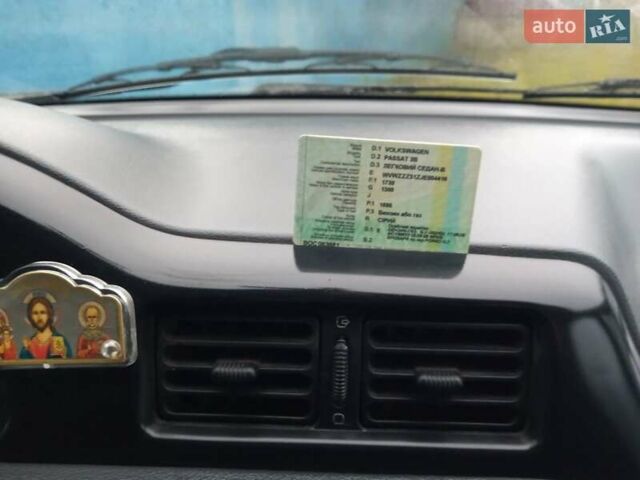Серый Фольксваген Пассат, объемом двигателя 1.6 л и пробегом 300 тыс. км за 1600 $, фото 4 на Automoto.ua
