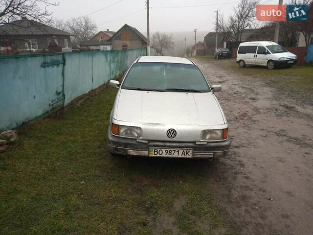 Серый Фольксваген Пассат, объемом двигателя 1.6 л и пробегом 300 тыс. км за 1600 $, фото 2 на Automoto.ua