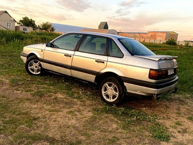 Серый Фольксваген Пассат, объемом двигателя 1.6 л и пробегом 0 тыс. км за 1450 $, фото 2 на Automoto.ua