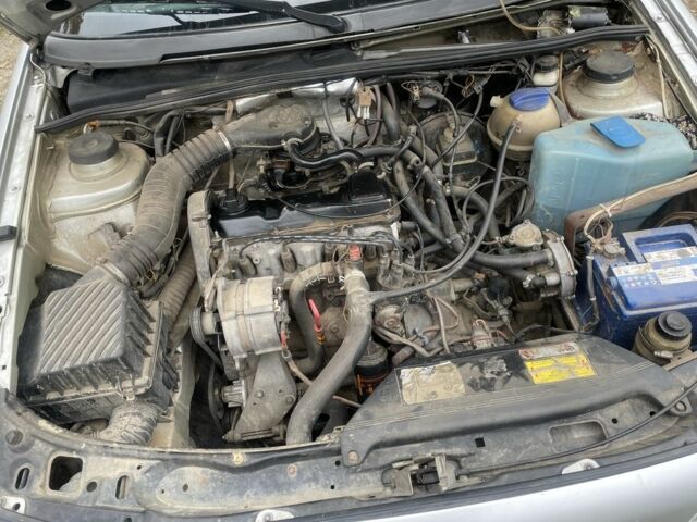 Серый Фольксваген Пассат, объемом двигателя 1.8 л и пробегом 485 тыс. км за 1700 $, фото 4 на Automoto.ua