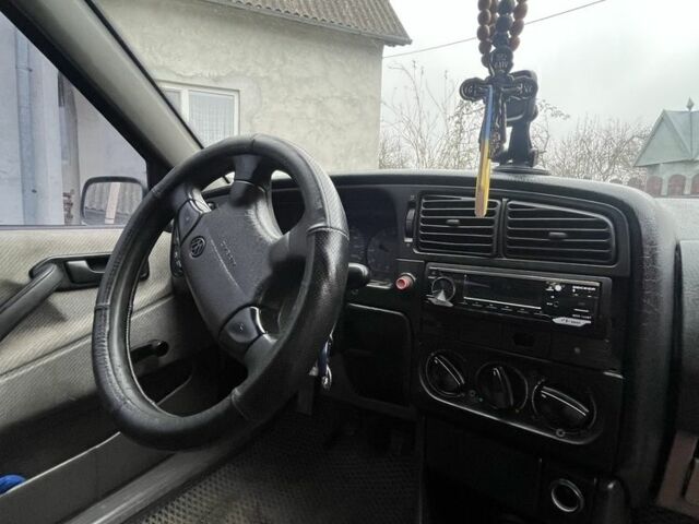 Серый Фольксваген Пассат, объемом двигателя 1.8 л и пробегом 300 тыс. км за 1900 $, фото 4 на Automoto.ua