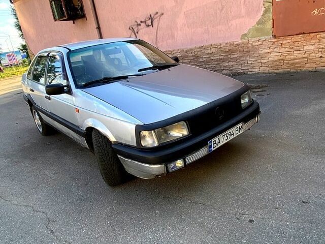 Серый Фольксваген Пассат, объемом двигателя 1.8 л и пробегом 340 тыс. км за 1200 $, фото 1 на Automoto.ua