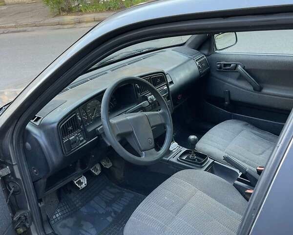 Серый Фольксваген Пассат, объемом двигателя 0 л и пробегом 400 тыс. км за 1250 $, фото 7 на Automoto.ua