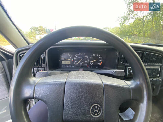 Серый Фольксваген Пассат, объемом двигателя 1.8 л и пробегом 341 тыс. км за 1400 $, фото 2 на Automoto.ua