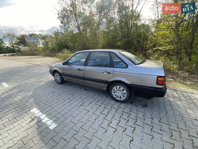 Серый Фольксваген Пассат, объемом двигателя 1.8 л и пробегом 341 тыс. км за 1400 $, фото 3 на Automoto.ua