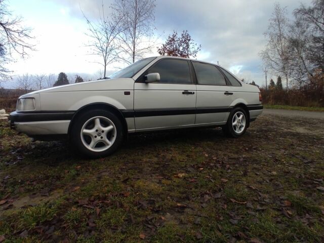 Серый Фольксваген Пассат, объемом двигателя 1.6 л и пробегом 300 тыс. км за 2100 $, фото 4 на Automoto.ua