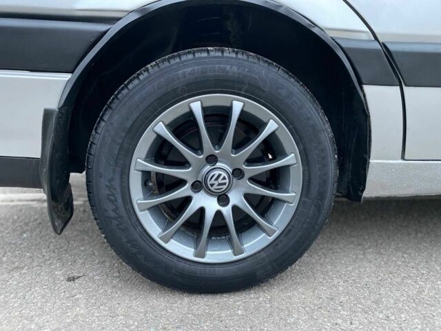 Серый Фольксваген Пассат, объемом двигателя 1.8 л и пробегом 415 тыс. км за 2650 $, фото 3 на Automoto.ua