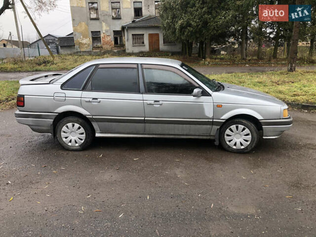 Серый Фольксваген Пассат, объемом двигателя 1.6 л и пробегом 300 тыс. км за 1200 $, фото 3 на Automoto.ua