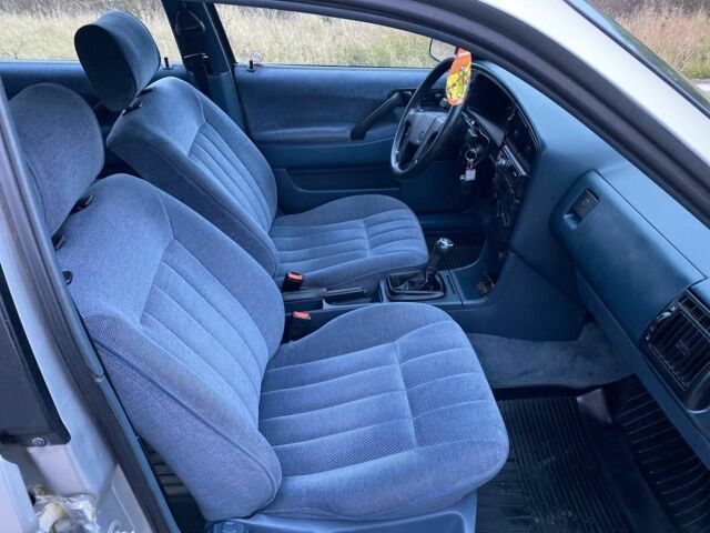 Серый Фольксваген Пассат, объемом двигателя 1.8 л и пробегом 415 тыс. км за 2650 $, фото 14 на Automoto.ua