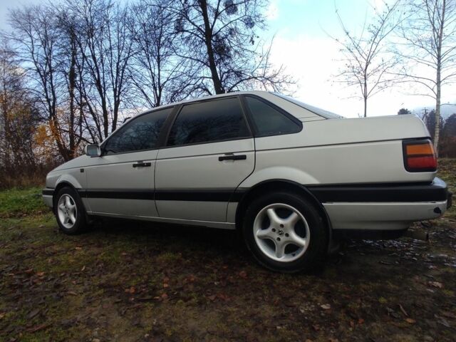 Серый Фольксваген Пассат, объемом двигателя 1.6 л и пробегом 300 тыс. км за 2100 $, фото 5 на Automoto.ua