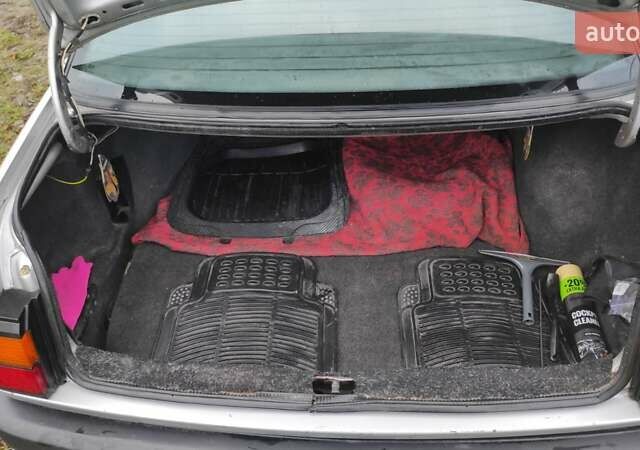 Серый Фольксваген Пассат, объемом двигателя 1.6 л и пробегом 300 тыс. км за 2100 $, фото 7 на Automoto.ua