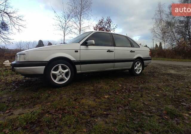 Серый Фольксваген Пассат, объемом двигателя 1.6 л и пробегом 300 тыс. км за 2100 $, фото 13 на Automoto.ua